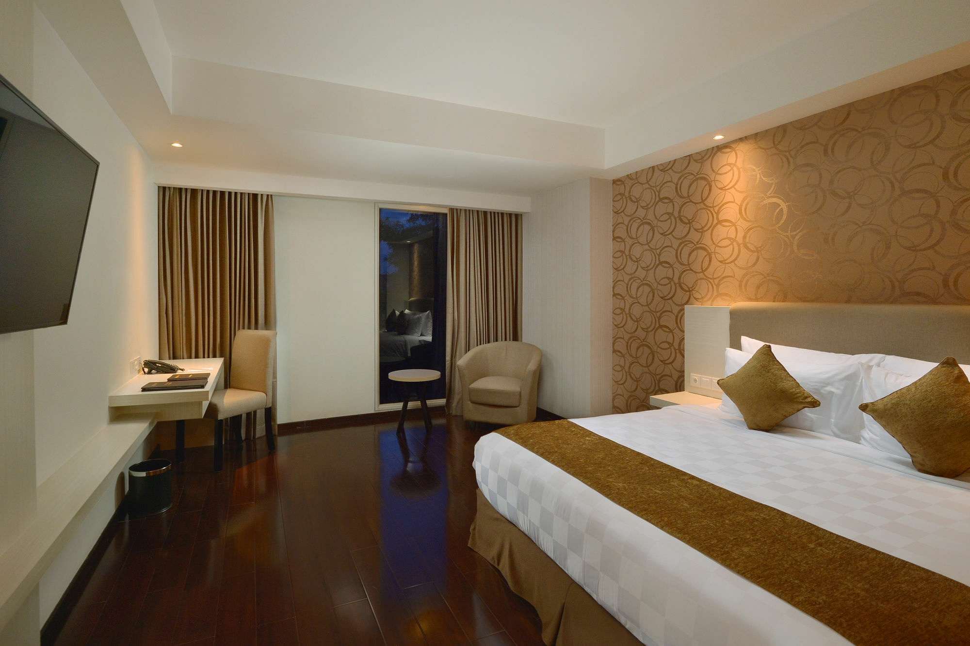 Platinum Adisucipto Hotel & Conference Center Kalasan Exterior photo